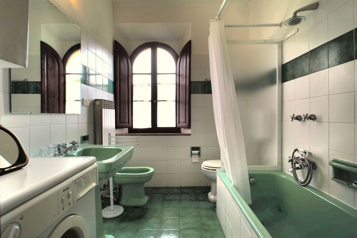La Fattoria: Bathroom of the villa for rent