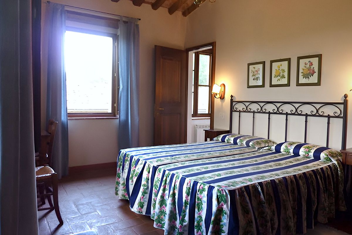 Bedroom La Loggia: light and relax, in agriturismo near Siena