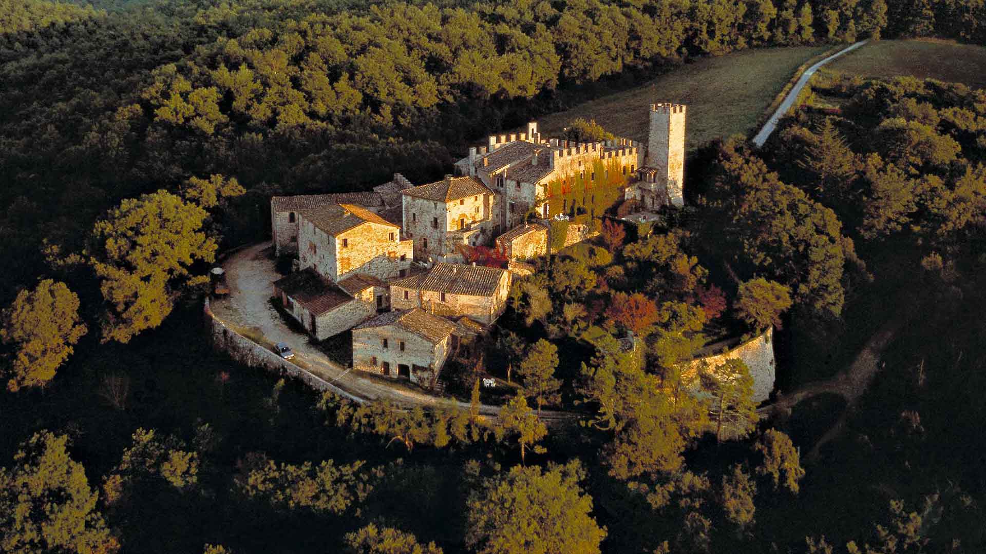 Un castello incastonato nelle colline del Chianti