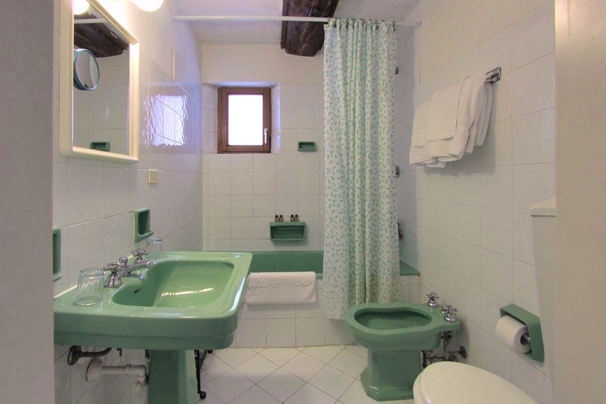 La Voliera: bathroom - Agriturismo in Toscana